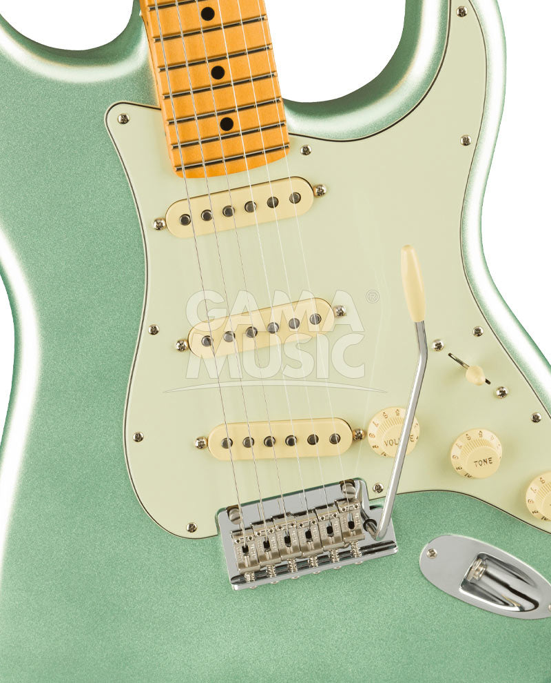 Guitarra Eléctrica American Professional II Strat Mystic Surf Green FENDER 0113902718