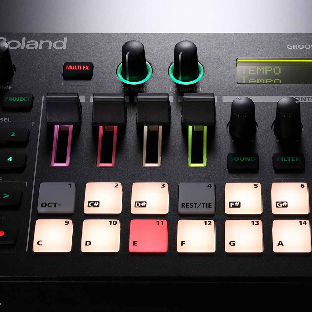 Caja de Ritmos Roland GrooveBox MC101 con Sampler