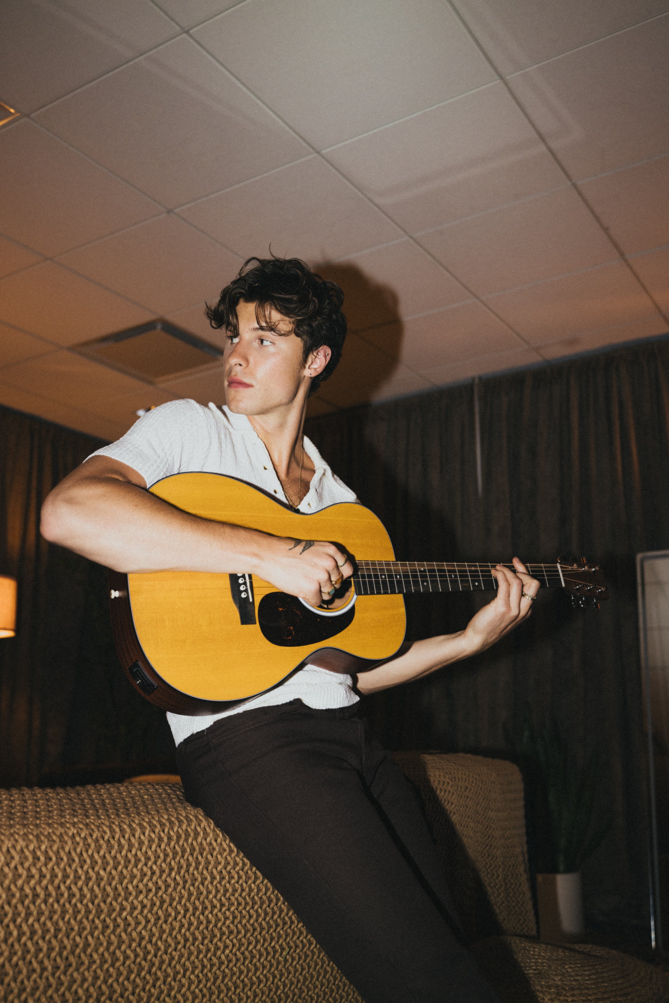 Guitarra Eléctroacústica Martin 000JR 10E Shawn Mendes Jr Natural Sitka Con Funda 11000JR10ESHAWNMENDE